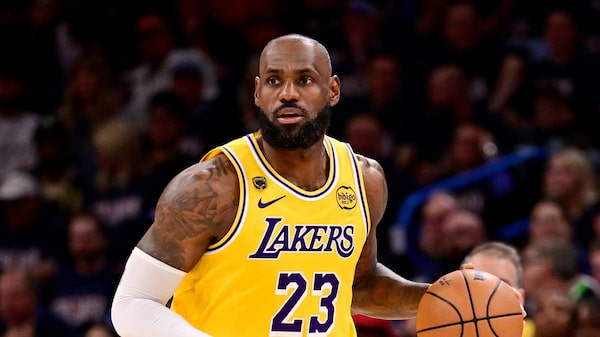 LeBron James adia aposentadoria, troca Lakers por 76ers e amplia fortuna de US$ 1,4 bi LeBron James adia aposentadoria, troca Lakers por 76ers e amplia fortuna de US$ 1,4 bi