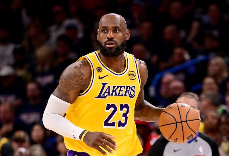 Maior pontuador da história da NBA assinará um contrato de dois anos no valor de US$ 8 milhões (Foto: Joshua Gateley/Getty Images) Maior pontuador da história da NBA assinará um contrato de dois anos no valor de US$ 8 milhões (Foto: Joshua Gateley/Getty Images)