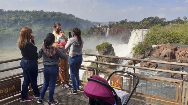 Ola de uruguayos en Argentina: representaron el 20% del turismo receptivo en noviembre Ola de uruguayos en Argentina: representaron el 20% del turismo receptivo en noviembre