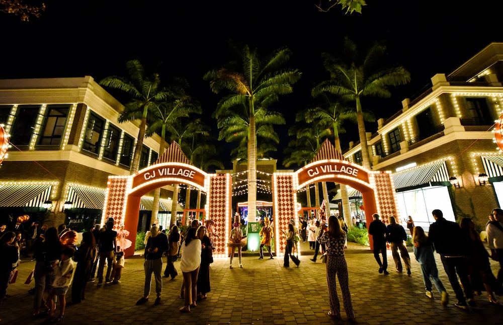 CJ Boa Vista Village, da JHSF, aberto ao público em 31 de maio: entre palmeiras imperiais e vitrines como a da Rolex, o mall de Porto Feliz estende a bandeira Cidade Jardim ao interior paulista e abriga a farmácia Discover, do Grupo DI CJ Boa Vista Village, da JHSF, aberto ao público em 31 de maio: entre palmeiras imperiais e vitrines como a da Rolex, o mall de Porto Feliz estende a bandeira Cidade Jardim ao interior paulista e abriga a farmácia Discover, do Grupo DI
