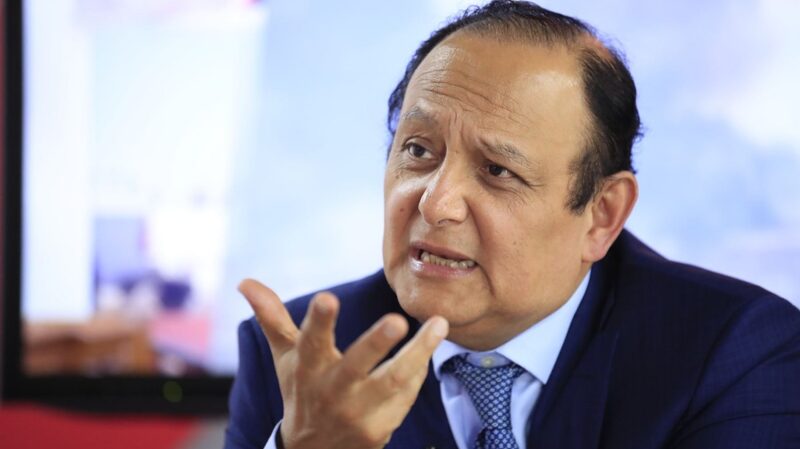 Walter Gutiérrez, defensor del Pueblo Walter Gutiérrez, defensor del Pueblo