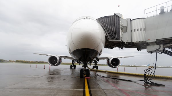 Mexicana de Aviación comenzará a operar con inversión de MXN$4.000 millones: Sedena Mexicana de Aviación comenzará a operar con inversión de MXN$4.000 millones: Sedena