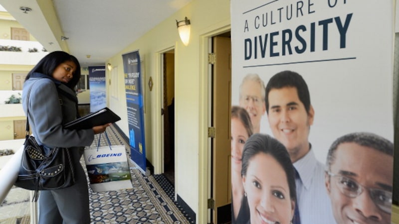 Políticas de diversidade não morreram nas empresas. Mas perderam o que as sustentava Políticas de diversidade não morreram nas empresas. Mas perderam o que as sustentava