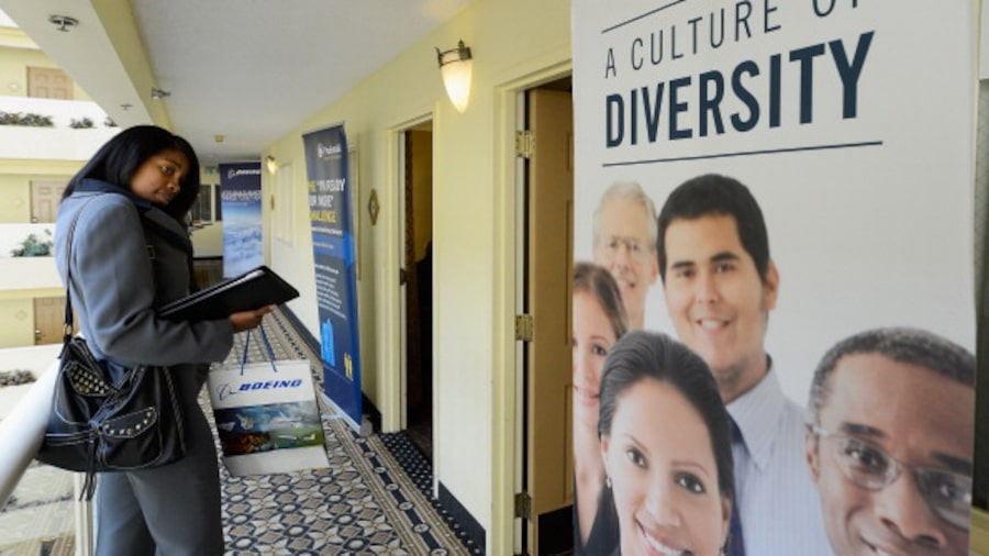Políticas de diversidade não morreram nas empresas. Mas perderam o que as sustentava Políticas de diversidade não morreram nas empresas. Mas perderam o que as sustentava
