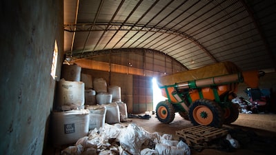 Guerra eleva custos de fertilizantes e freia expansão agrícola no Brasil Guerra eleva custos de fertilizantes e freia expansão agrícola no Brasil