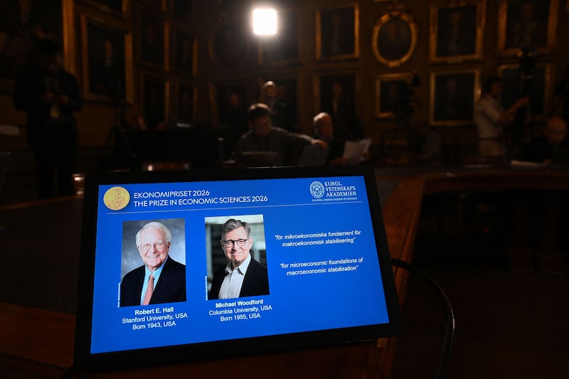 Retratos dos economistas na Academia Sueca de Ciências, em Estocolmo. (Foto: Jonathan Nackstrand/AFP/Getty Images) Retratos dos economistas na Academia Sueca de Ciências, em Estocolmo. (Foto: Jonathan Nackstrand/AFP/Getty Images)