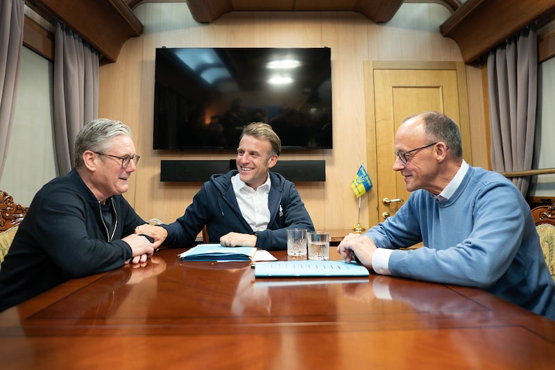El primer ministro Sir Keir Starmer se reúne con el presidente francés Emmanuel Macron y el canciller alemán Friedrich Merz. El primer ministro Sir Keir Starmer se reúne con el presidente francés Emmanuel Macron y el canciller alemán Friedrich Merz.