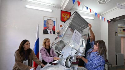 El partido de Putin se encamina en Rusia hacia una victoria en las elecciones parlamentarias El partido de Putin se encamina en Rusia hacia una victoria en las elecciones parlamentarias