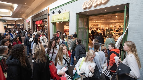 Los compradores del Black Friday baten récord de gasto en Internet, según Adobe Los compradores del Black Friday baten récord de gasto en Internet, según Adobe