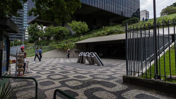 Brazil’s BNDES to Double Lending Capacity to Attract Companies, Investors Brazil’s BNDES to Double Lending Capacity to Attract Companies, Investors