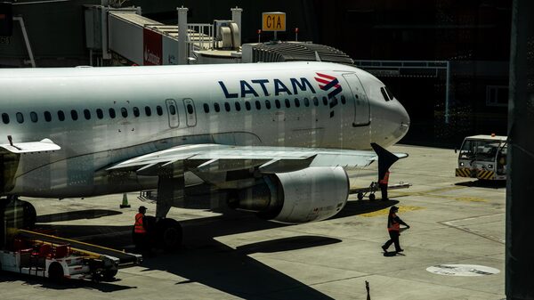 Latam Airlines anuncia acuerdo con tenedores de bonos locales en Chile para su plan de reorganización Latam Airlines anuncia acuerdo con tenedores de bonos locales en Chile para su plan de reorganización