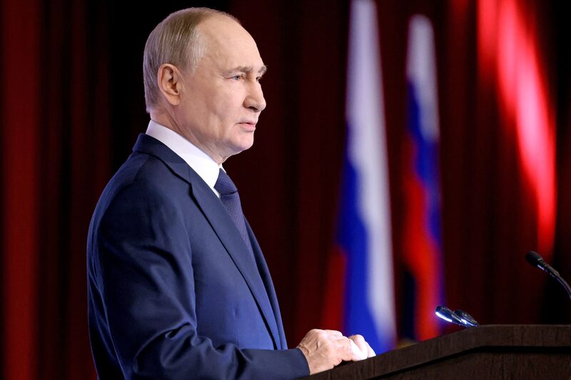 En esta fotografía de grupo distribuida por la agencia estatal rusa Sputnik, el presidente ruso, Vladímir Putin, participa en una reunión anual ampliada del Consejo del Ministerio del Interior ruso en Moscú el 5 de marzo de 2025 En esta fotografía de grupo distribuida por la agencia estatal rusa Sputnik, el presidente ruso, Vladímir Putin, participa en una reunión anual ampliada del Consejo del Ministerio del Interior ruso en Moscú el 5 de marzo de 2025