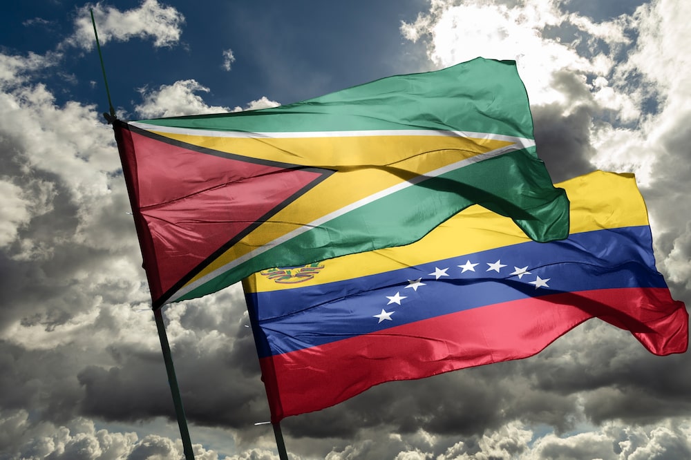 Bandera de Guyana y Venezuela. Bandera de Guyana y Venezuela.