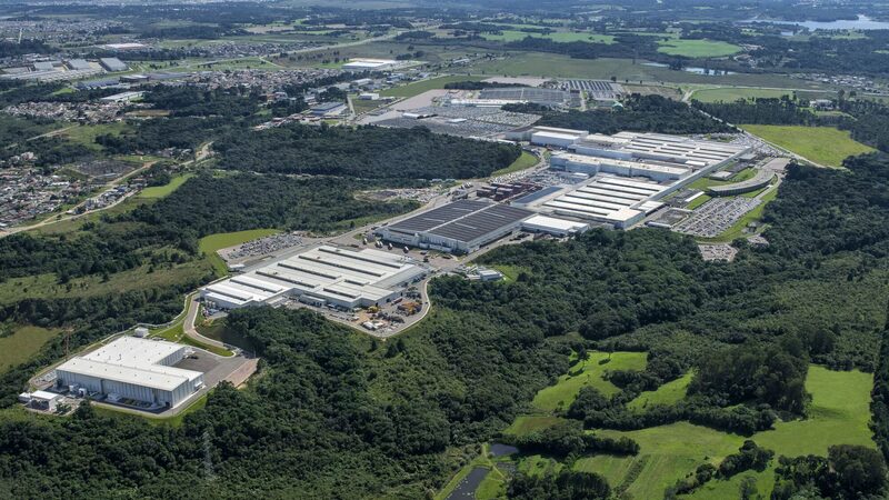 Chinesa Geely adquire 26% da Renault do Brasil e vai produzir carros no Paraná Chinesa Geely adquire 26% da Renault do Brasil e vai produzir carros no Paraná