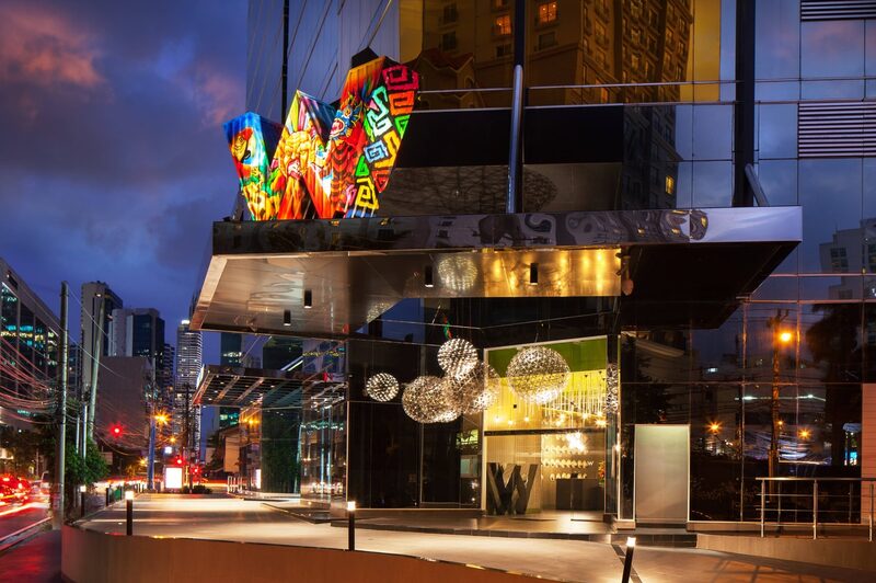 W Panamá. W Panamá.