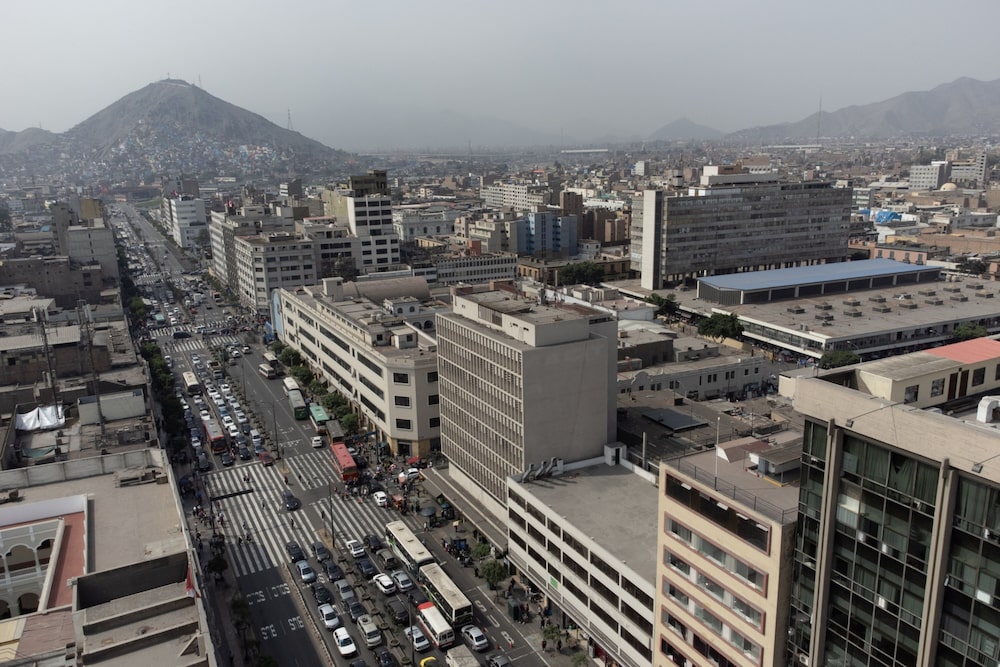 ¿Podrá Perú aislar su economía del ruido político? Las amenazas a su estatus de mercado estable ¿Podrá Perú aislar su economía del ruido político? Las amenazas a su estatus de mercado estable