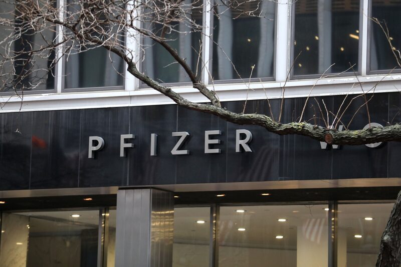 Pfizer busca novas avenidas de crescimento passado o aumento de receitas com vacinas para covid (Bess Adler/Bloomberg) Pfizer busca novas avenidas de crescimento passado o aumento de receitas com vacinas para covid (Bess Adler/Bloomberg)