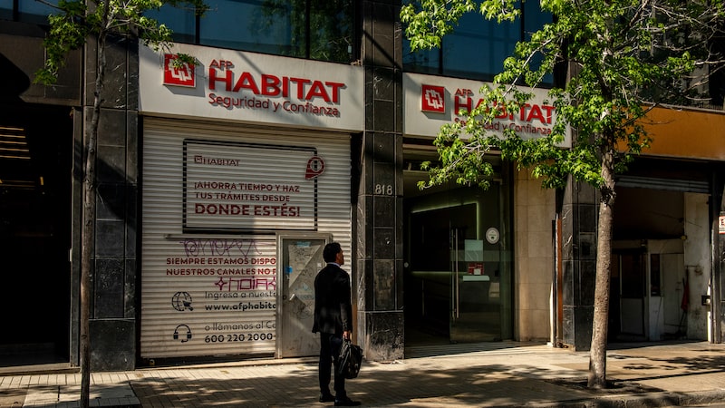 Fondos de pensiones de Chile pidieron límites a apuestas por tasas de EE.UU. antes de perder millones Fondos de pensiones de Chile pidieron límites a apuestas por tasas de EE.UU. antes de perder millones