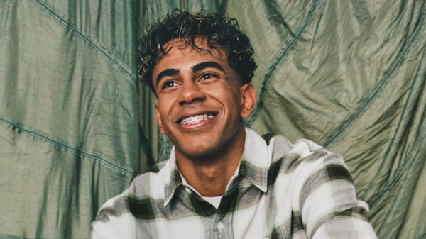 Lamine Yamal estrena su primera colección con American Eagle: estos son los precios Lamine Yamal estrena su primera colección con American Eagle: estos son los precios