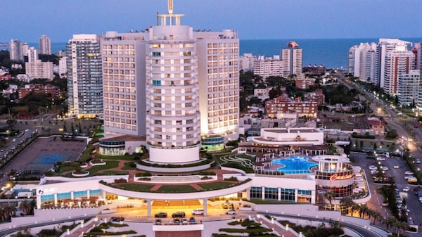 JHSF paga US$ 160 mi pelo antigo Conrad de Punta del Este e reforça aposta no Uruguai JHSF paga US$ 160 mi pelo antigo Conrad de Punta del Este e reforça aposta no Uruguai