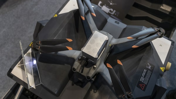 China toma represalias contra EE.UU. con restricciones a las exportaciones de drones y sanciones China toma represalias contra EE.UU. con restricciones a las exportaciones de drones y sanciones