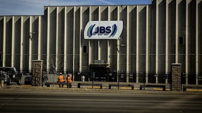 JBS recebe US$ 2,5 bilhões de fundo da Indonésia para expandir operação na Ásia JBS recebe US$ 2,5 bilhões de fundo da Indonésia para expandir operação na Ásia