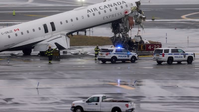 Así se vivieron los angustiosos momentos finales del accidente en el aeropuerto LaGuardia Así se vivieron los angustiosos momentos finales del accidente en el aeropuerto LaGuardia
