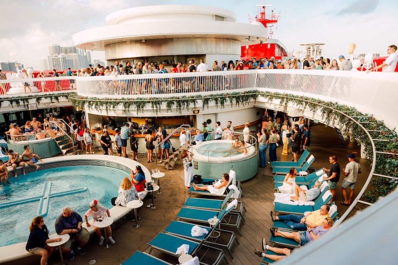 Pasajeros de un crucero durante la salida del puerto de Miami, Florida. Fotógrafa: Ysa Pérez/Bloomberg Pasajeros de un crucero durante la salida del puerto de Miami, Florida. Fotógrafa: Ysa Pérez/Bloomberg