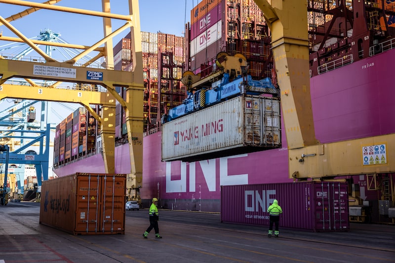 La UE acelera inicio del acuerdo comercial con EE.UU. en un gesto de sumisión a la exigencia de Trump La UE acelera inicio del acuerdo comercial con EE.UU. en un gesto de sumisión a la exigencia de Trump