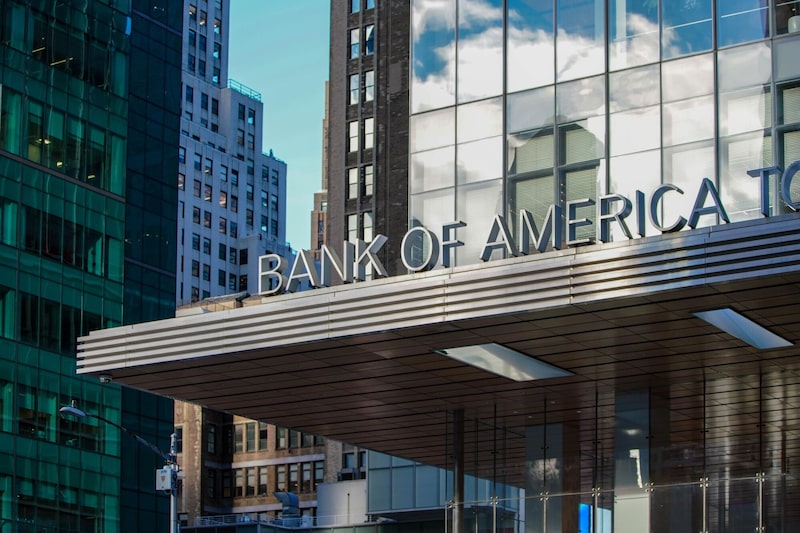 Berkshire, de Warren Buffett, vende más acciones de BofA y el banco se desploma Berkshire, de Warren Buffett, vende más acciones de BofA y el banco se desploma