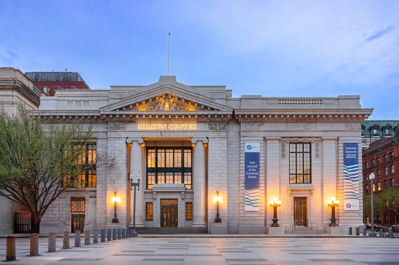 O espaço fica perto da Casa Branca, custou US$ 500 milhões e tem exposições dividida em quatro pilares que diz representarem o ‘sonho americano’ O espaço fica perto da Casa Branca, custou US$ 500 milhões e tem exposições dividida em quatro pilares que diz representarem o ‘sonho americano’