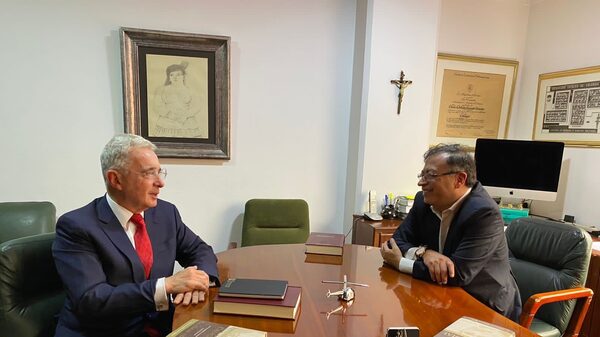 Las preocupaciones que le planteó Álvaro Uribe a Gustavo Petro en su reunión Las preocupaciones que le planteó Álvaro Uribe a Gustavo Petro en su reunión