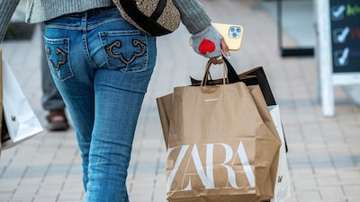 Inditex, dueña de Zara, acelera el crecimiento de sus ventas pese a la debilidad del consumo Inditex, dueña de Zara, acelera el crecimiento de sus ventas pese a la debilidad del consumo
