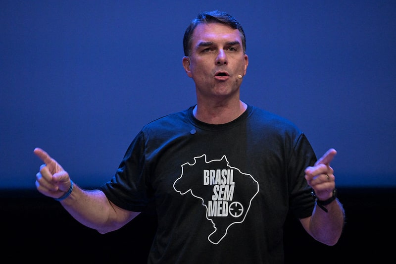 Campanha nunca se recuperou totalmente do impacto das mensagens de áudio que o mostravam solicitando fundos a Daniel Vorcaro (Foto: Nelson ALMEIDA / AFP via Getty Images) Campanha nunca se recuperou totalmente do impacto das mensagens de áudio que o mostravam solicitando fundos a Daniel Vorcaro (Foto: Nelson ALMEIDA / AFP via Getty Images)