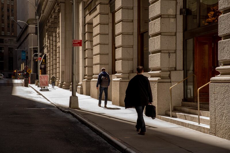 Estudo mostra que renda básica universal pode causar mais danos do que benefícios Estudo mostra que renda básica universal pode causar mais danos do que benefícios