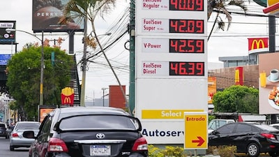 Alza del combustible desata bloqueos en Guatemala mientras el Gobierno busca contener la crisis Alza del combustible desata bloqueos en Guatemala mientras el Gobierno busca contener la crisis