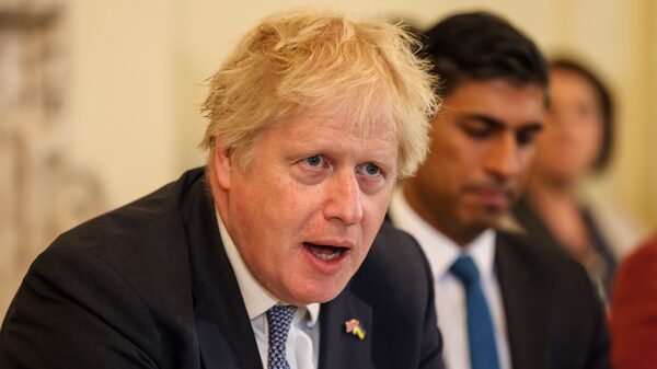 Boris Johnson sobrevive a moción de censura y continuará como primer ministro Boris Johnson sobrevive a moción de censura y continuará como primer ministro