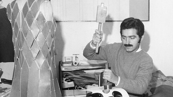 Murió Paco Rabanne a sus 88 años: fortuna e hitos del “metalúrgico” de la moda Murió Paco Rabanne a sus 88 años: fortuna e hitos del “metalúrgico” de la moda