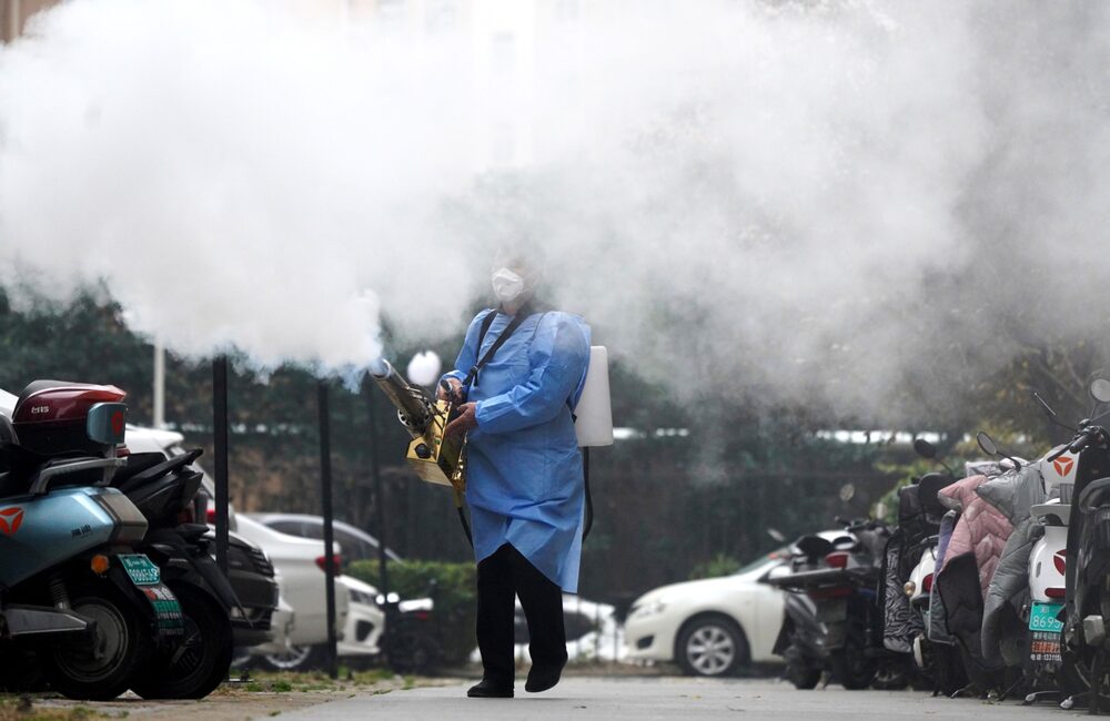 El brote de Covid provocó cierres patronales, un éxodo de trabajadores y violentas protestas en la planta de fabricación (Foto: VCG/Getty Images El brote de Covid provocó cierres patronales, un éxodo de trabajadores y violentas protestas en la planta de fabricación (Foto: VCG/Getty Images