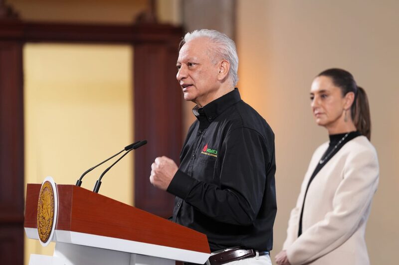El CEO de Pemex, Víctor Rodríguez Padilla presenta el plan de trabajo de la compañía en presencia de Claudia Sheinbaum, presidenta de México (Foto: Presidencia) El CEO de Pemex, Víctor Rodríguez Padilla presenta el plan de trabajo de la compañía en presencia de Claudia Sheinbaum, presidenta de México (Foto: Presidencia)