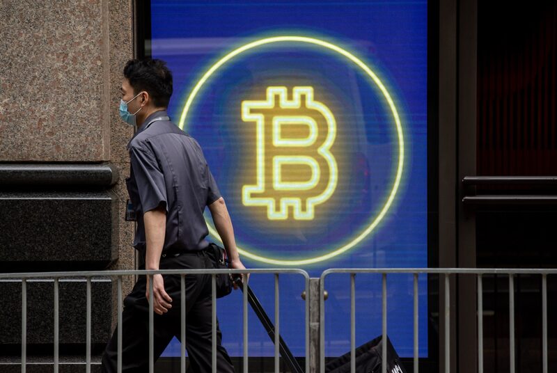 maior criptomoeda do mundo caía cerca de 1,3%, para US$ 38.300 às 5h50, horário de Brasília maior criptomoeda do mundo caía cerca de 1,3%, para US$ 38.300 às 5h50, horário de Brasília