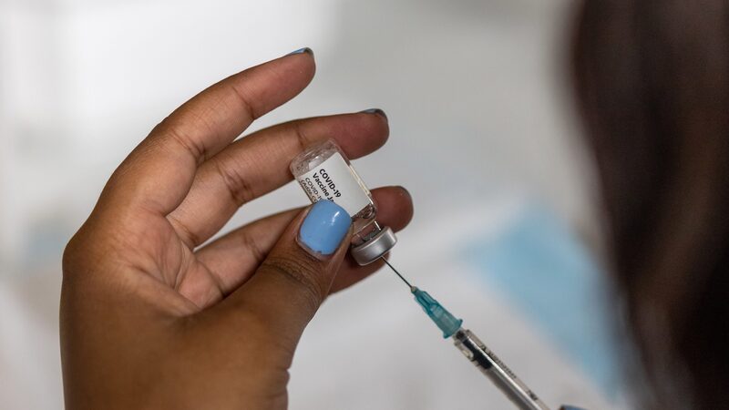 Derrotar a variante delta dará chance extra contra Covid a poucos privilegiados Derrotar a variante delta dará chance extra contra Covid a poucos privilegiados