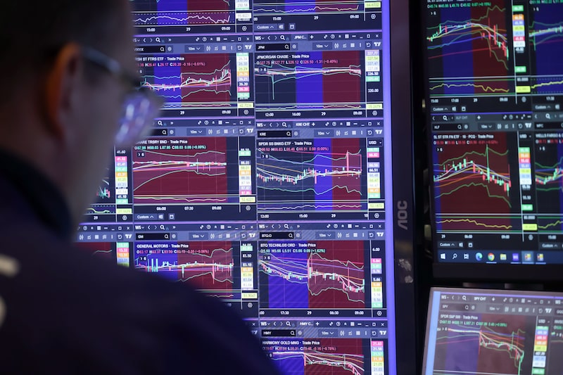 Tech Selloff Weighs On US Stocks As Silver Plunges Tech Selloff Weighs On US Stocks As Silver Plunges