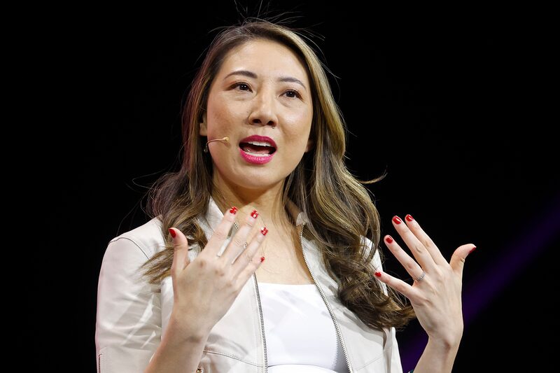 Faye Iosotaluno deixará o cargo em julho depois de menos de dois anos na função, somando-se a uma série de mudanças executivas na empresa controladora Match Group (Foto: Chesnot/Getty Images) Faye Iosotaluno deixará o cargo em julho depois de menos de dois anos na função, somando-se a uma série de mudanças executivas na empresa controladora Match Group (Foto: Chesnot/Getty Images)