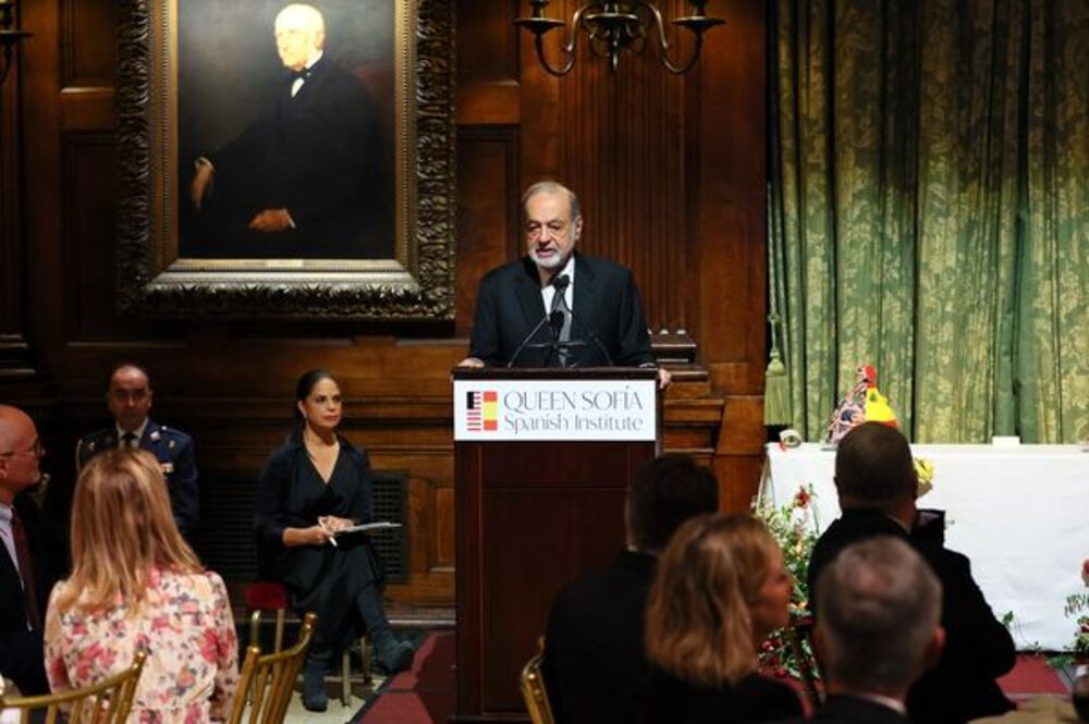 Carlos Slim durante una entrega de premios para la excelencia del Instituto Español Reina Sofía en Nueva York en 2022 (Fuente: Dipasupil/Getty Images) Carlos Slim durante una entrega de premios para la excelencia del Instituto Español Reina Sofía en Nueva York en 2022 (Fuente: Dipasupil/Getty Images)