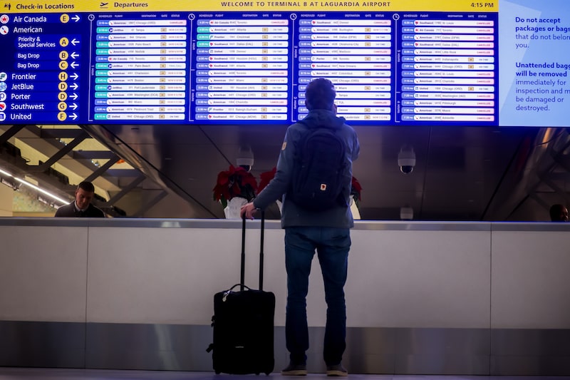 Snow Storm Disrupts Holiday Travel At New York City Airports Snow Storm Disrupts Holiday Travel At New York City Airports