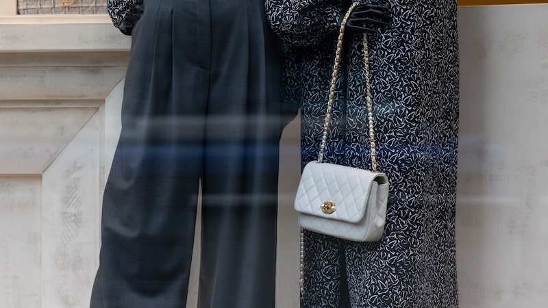 Setor de luxo busca contornar os percalços da guerra e manter otimismo para 2026 Setor de luxo busca contornar os percalços da guerra e manter otimismo para 2026