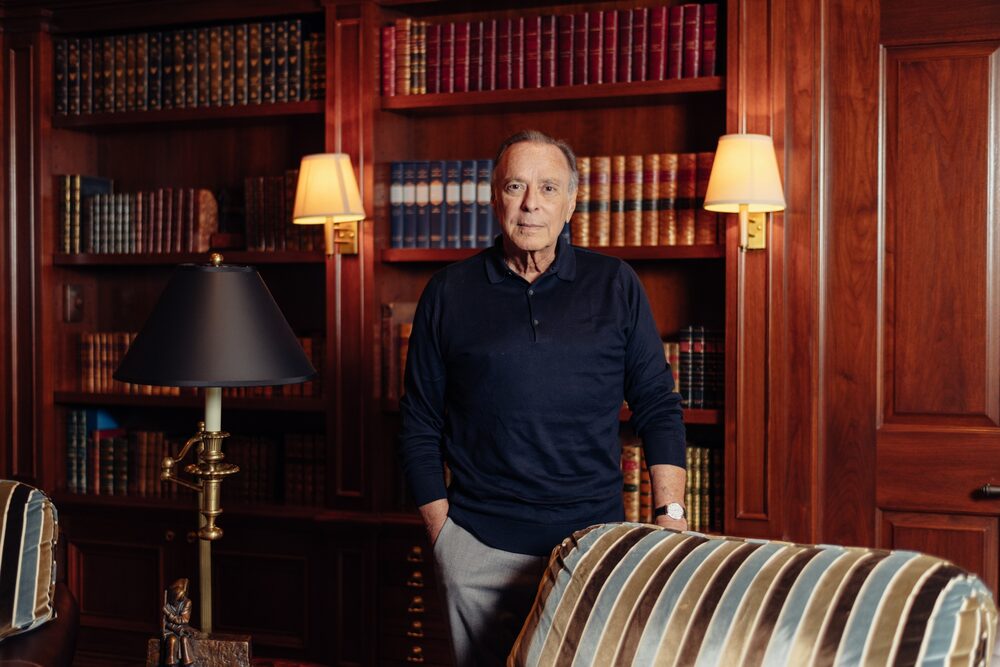 Mike Fernandez multimillonario de Florida que poya a la Iglesia contra las de portaciones de la administración Trump. Fotógrafo: Alfonso Durán/Bloomberg News Mike Fernandez multimillonario de Florida que poya a la Iglesia contra las de portaciones de la administración Trump. Fotógrafo: Alfonso Durán/Bloomberg News