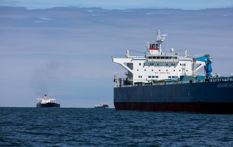 Petroleros anclados frente a la costa británica mientras los inversores sopesan la recuperación Petroleros anclados frente a la costa británica mientras los inversores sopesan la recuperación