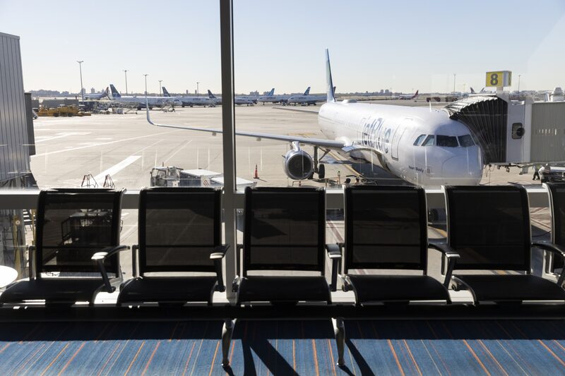 Companhias como a JetBlue esperam que a demanda por voos domésticos se recupere no fim do ano ao menos Companhias como a JetBlue esperam que a demanda por voos domésticos se recupere no fim do ano ao menos